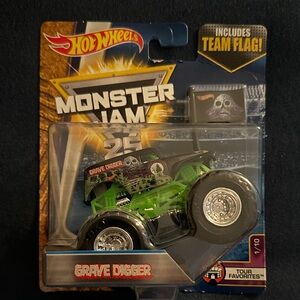 Monster Jam 25 Grave Digger Toy Truck - Green